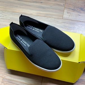 COPY - Vince camuto cabreli black flats 7.5 washable